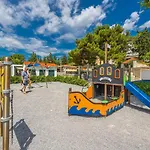 Nocleg ze śniadaniem Rocky 4*