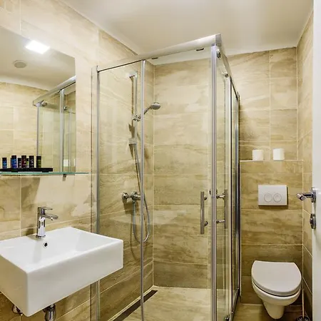 Rocky לינה וארוחת בוקר נובי ווינודולסקי