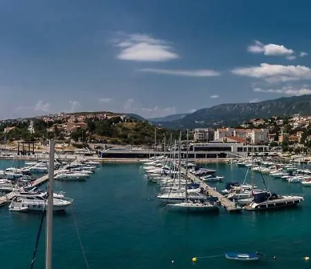 Rocky לינה וארוחת בוקר