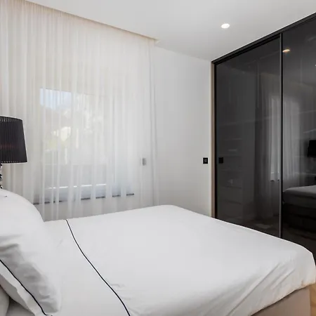 Couette-café Rocky 4*