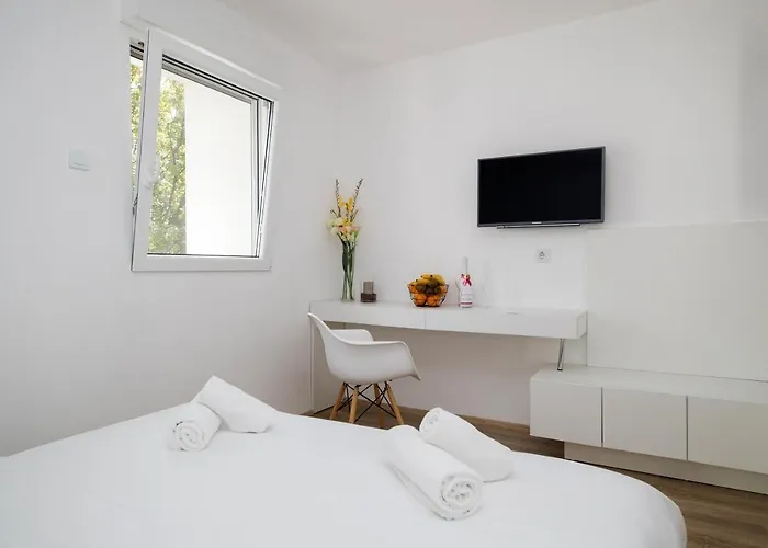 Rocky Bed and Breakfast 4*